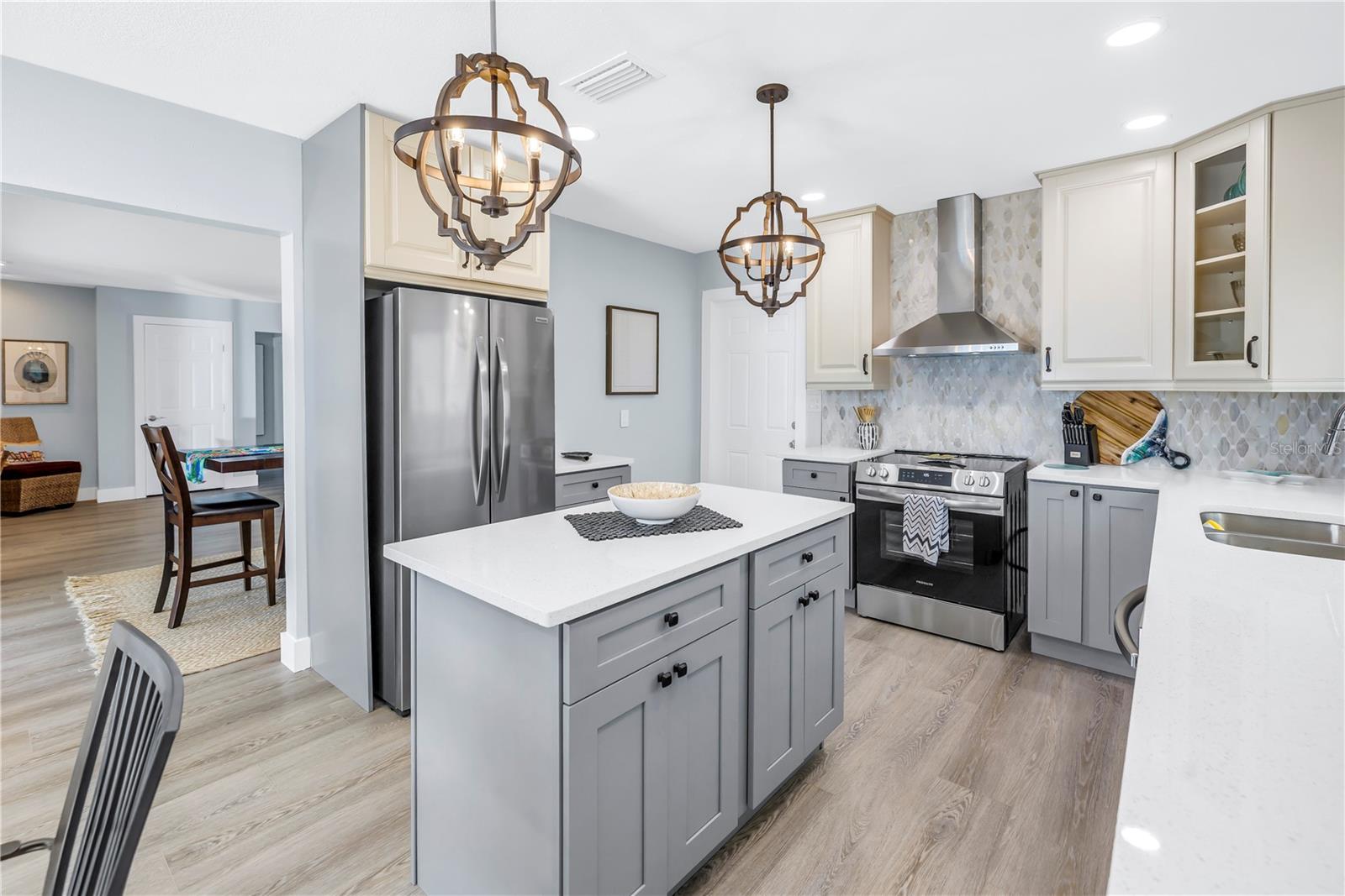 10128 YACHT CLUB DR — photo 11