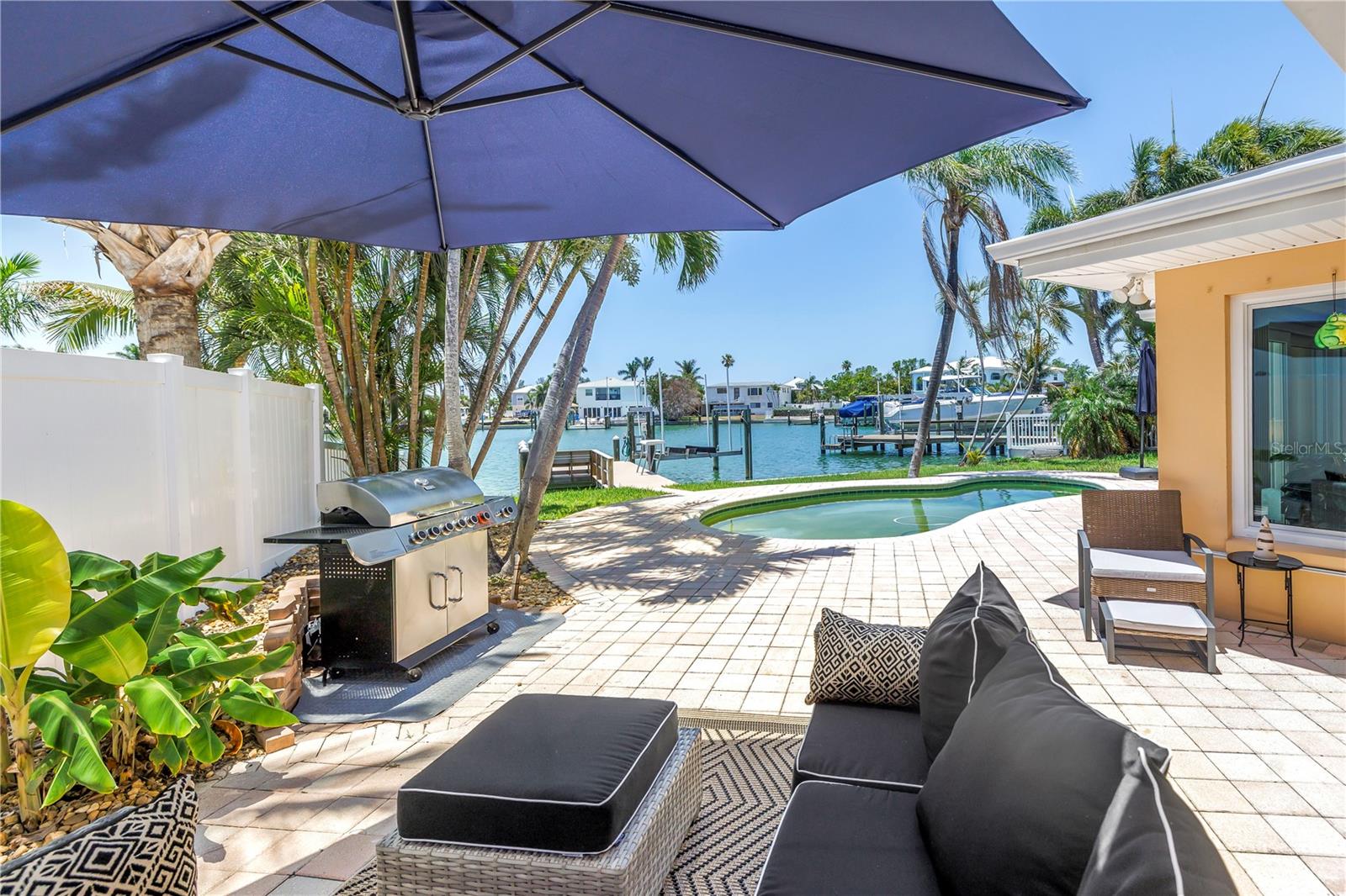 10128 YACHT CLUB DR — photo 40