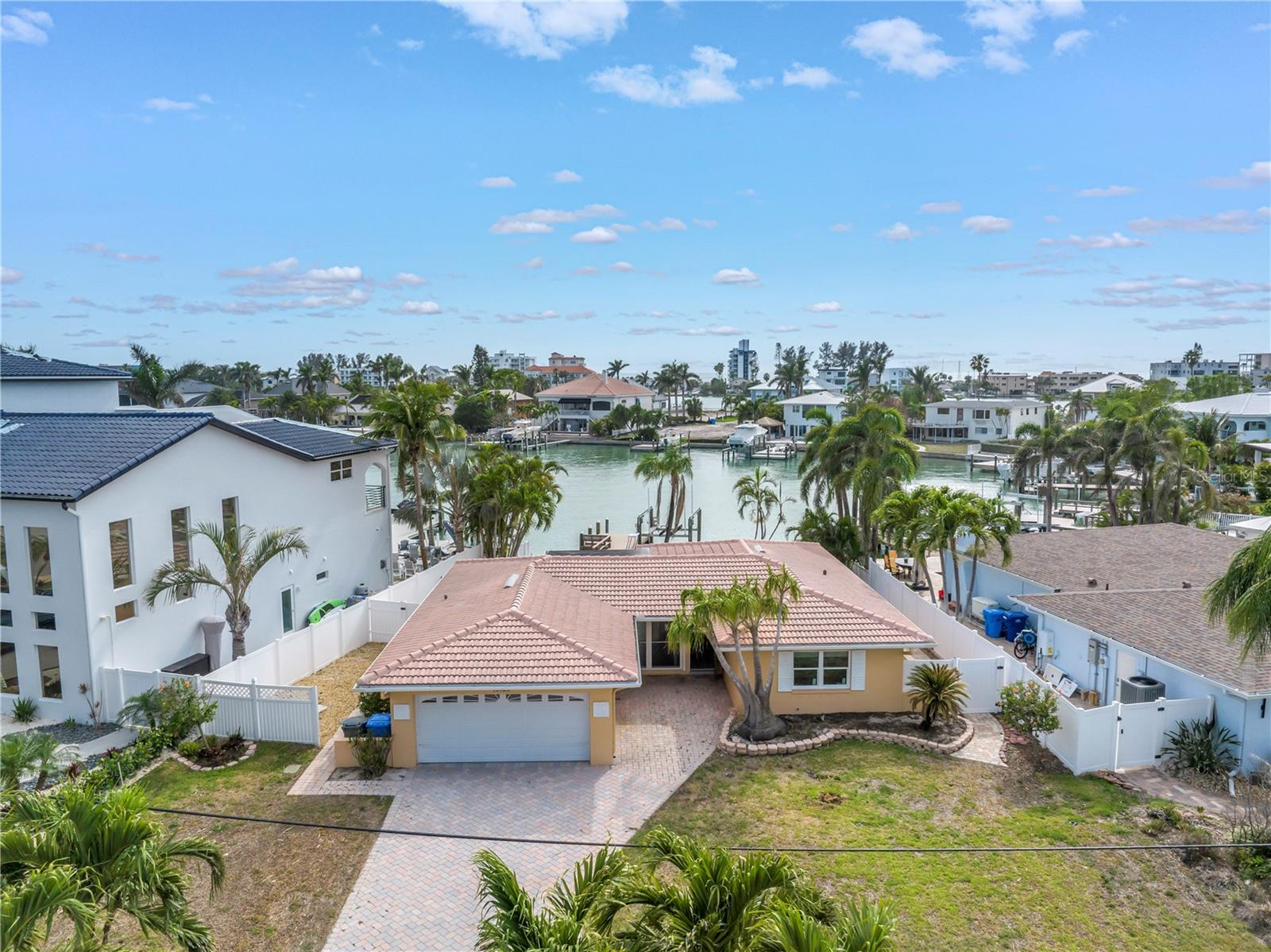 10128 YACHT CLUB DR — photo 70