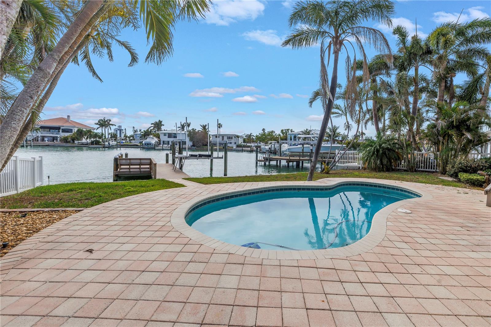 10128 YACHT CLUB DR — photo 55