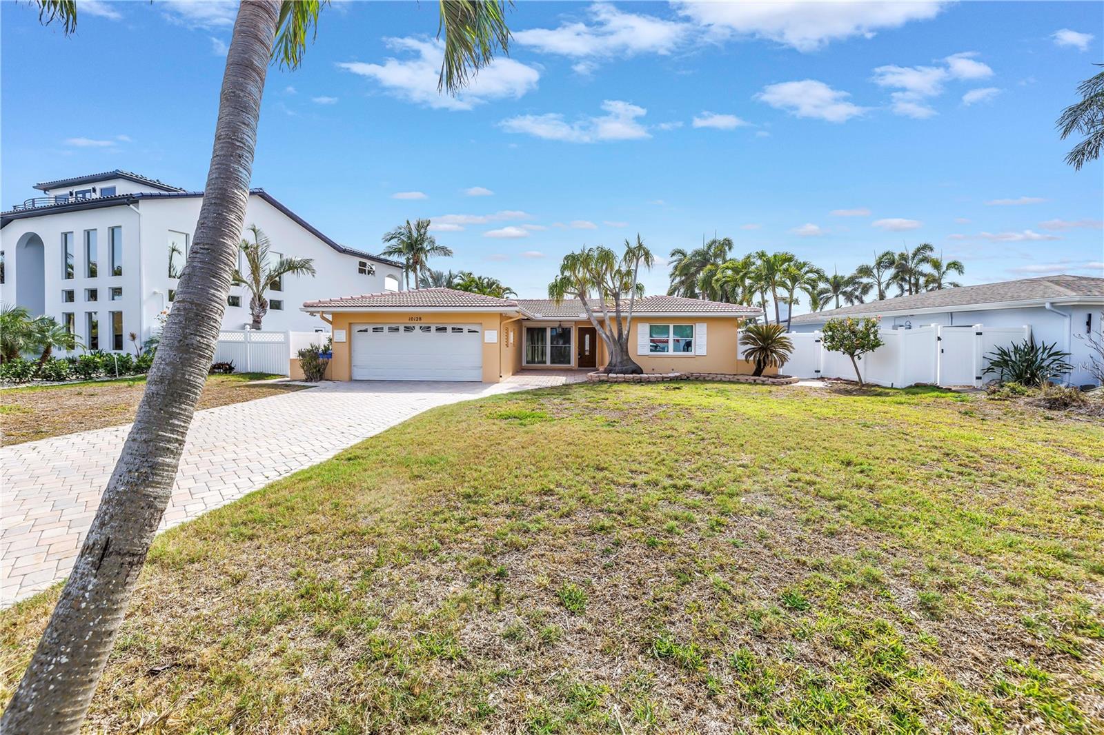 10128 YACHT CLUB DR — photo 47