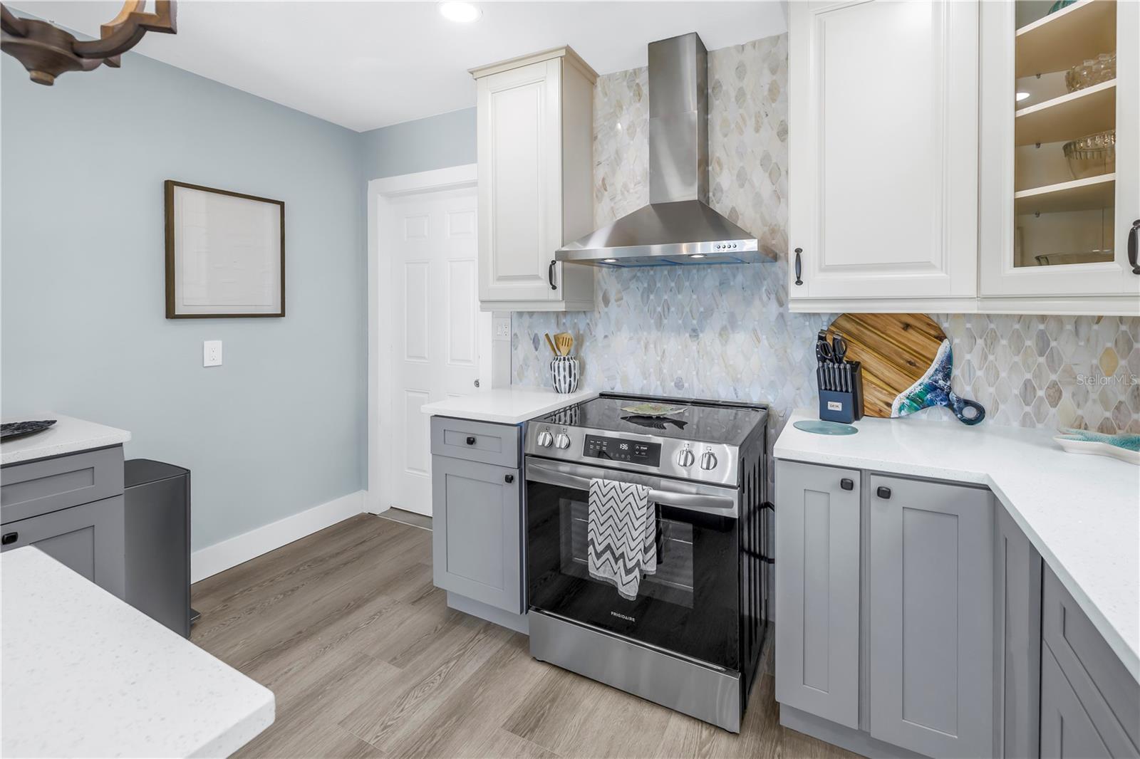 10128 YACHT CLUB DR — photo 14