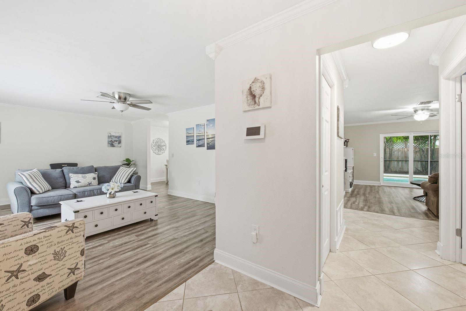 2447 GROVE RIDGE DR — photo 2