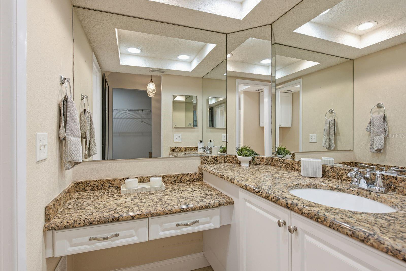 2447 GROVE RIDGE DR — photo 11