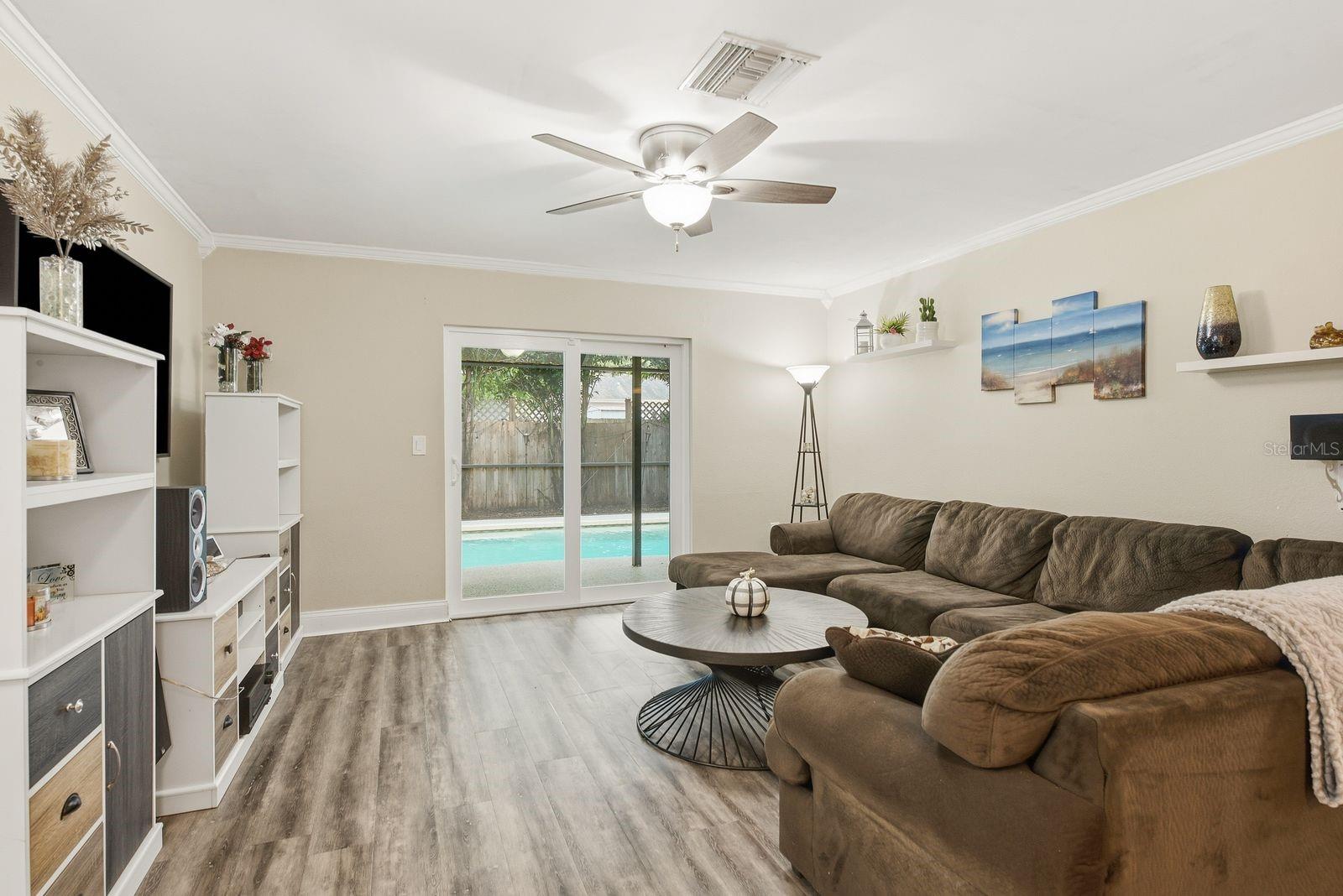 2447 GROVE RIDGE DR — photo 7