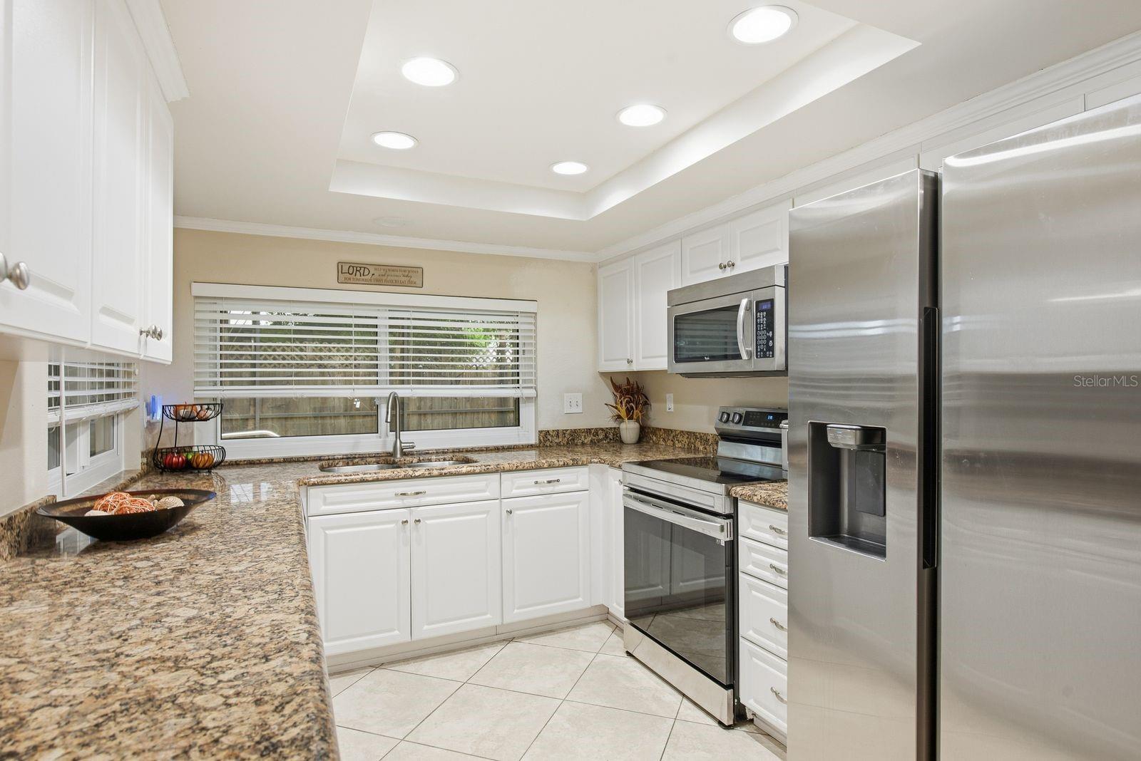 2447 GROVE RIDGE DR — photo 8