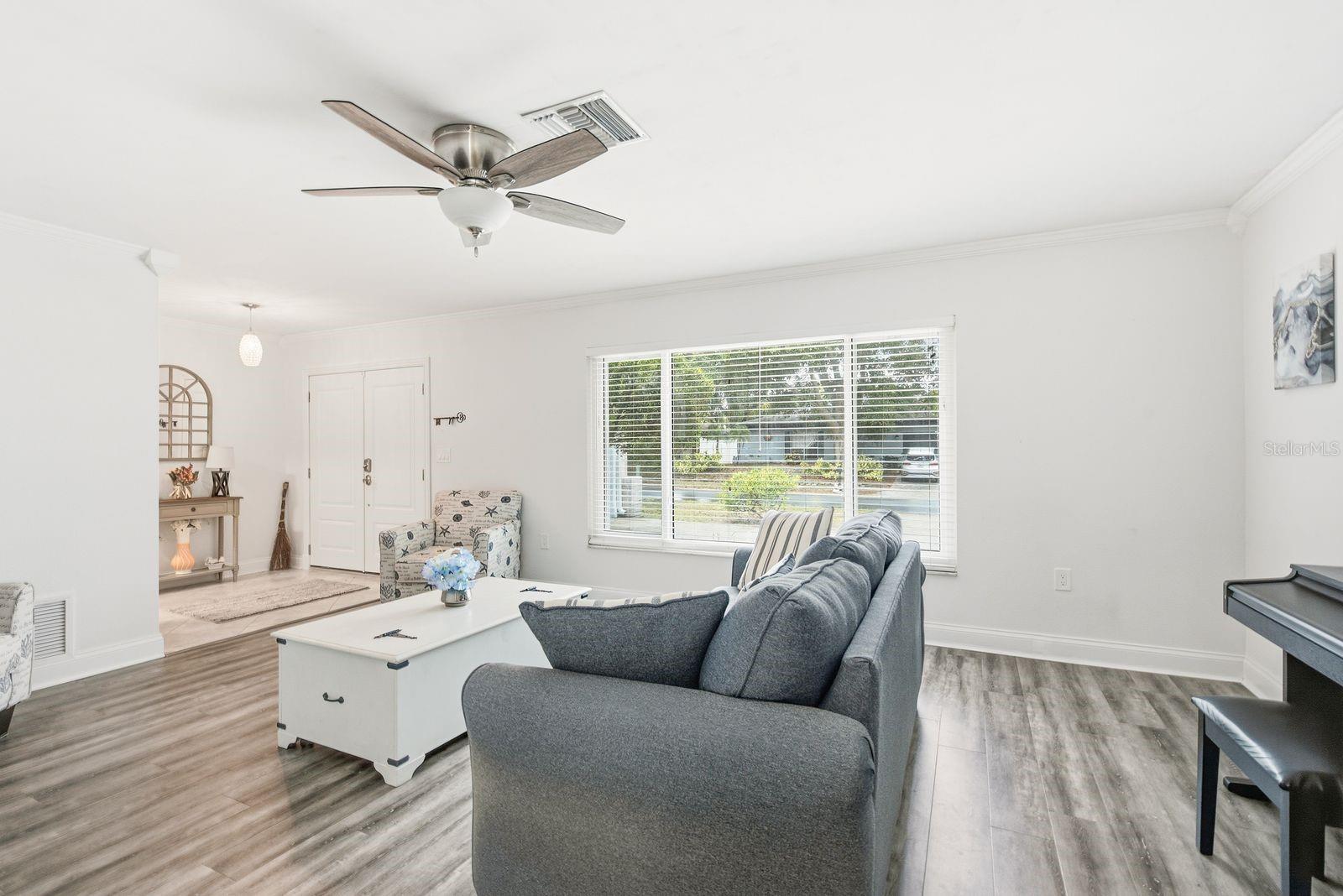 2447 GROVE RIDGE DR — photo 4