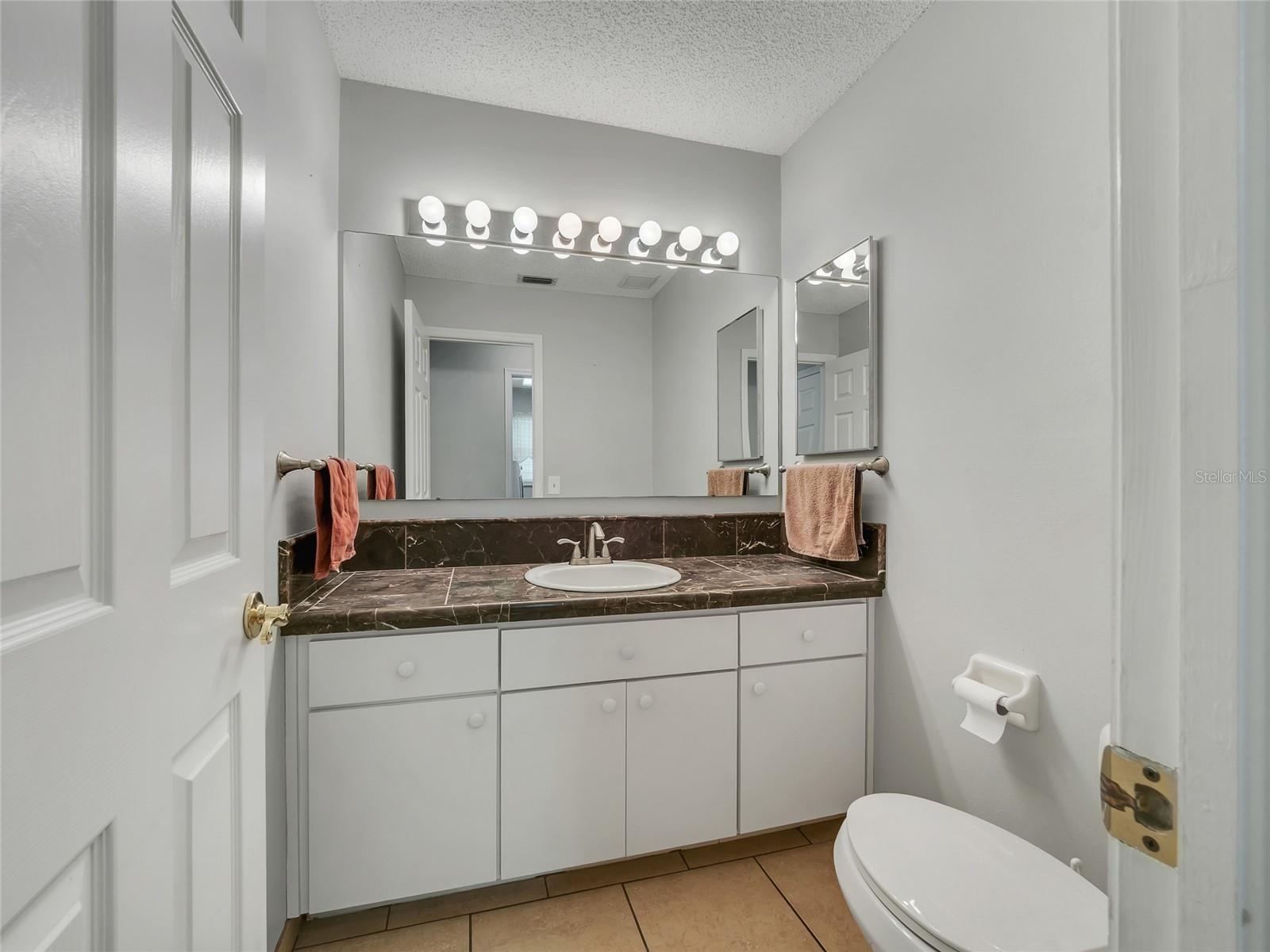 4434 NORTHAMPTON DR — photo 10
