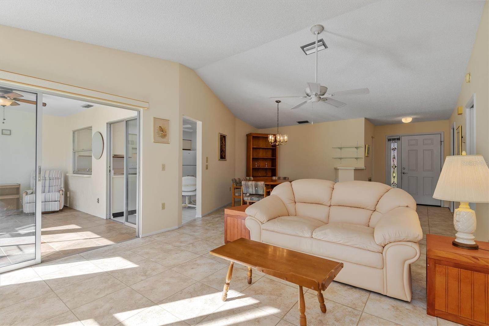 602 DOGWOOD AVE — photo 6