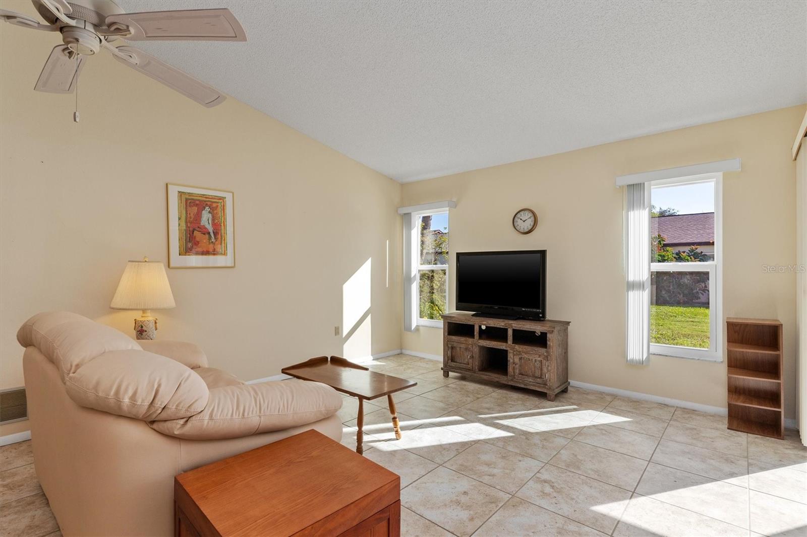 602 DOGWOOD AVE — photo 4