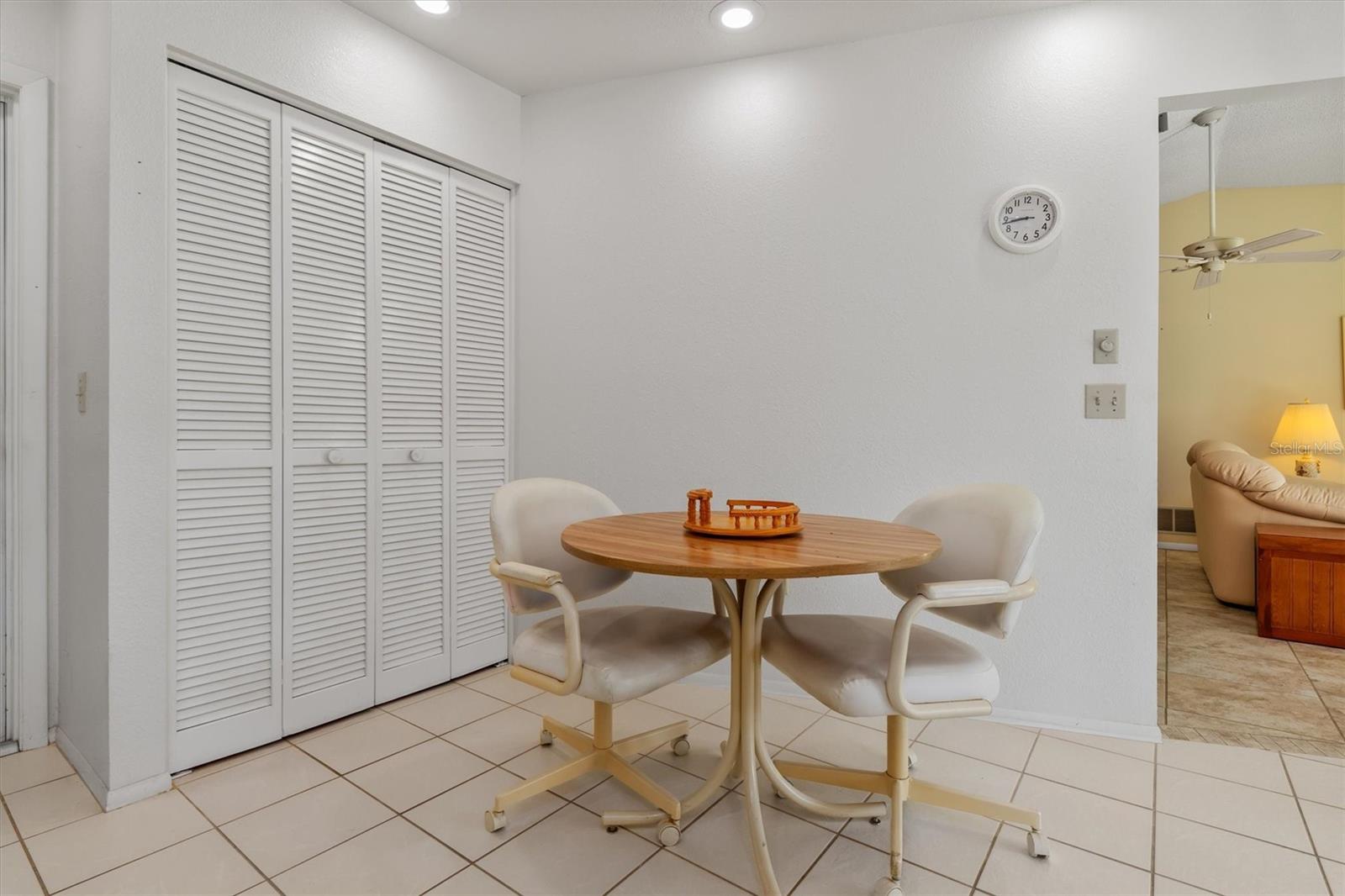 602 DOGWOOD AVE — photo 11
