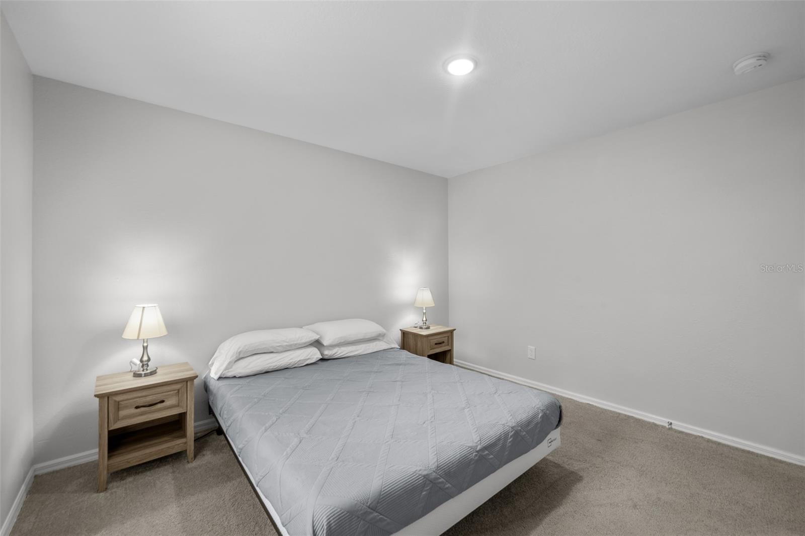8013 N ALASKA ST — photo 17