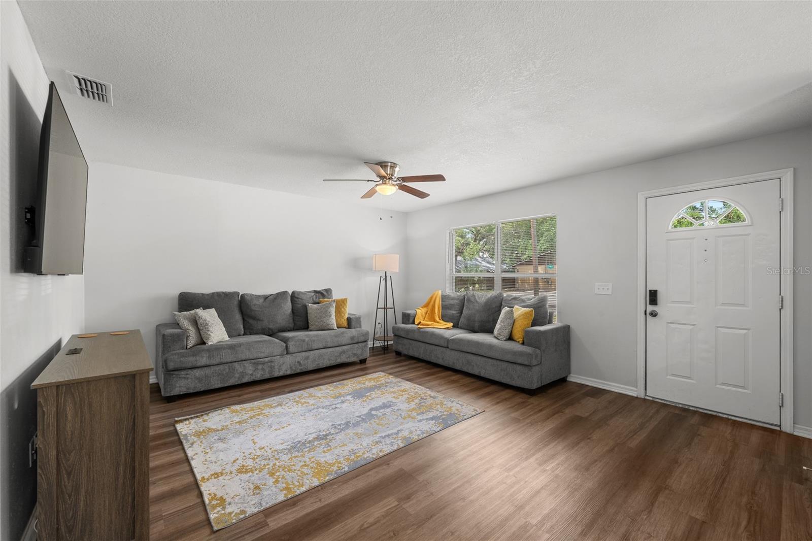 8013 N ALASKA ST — photo 5