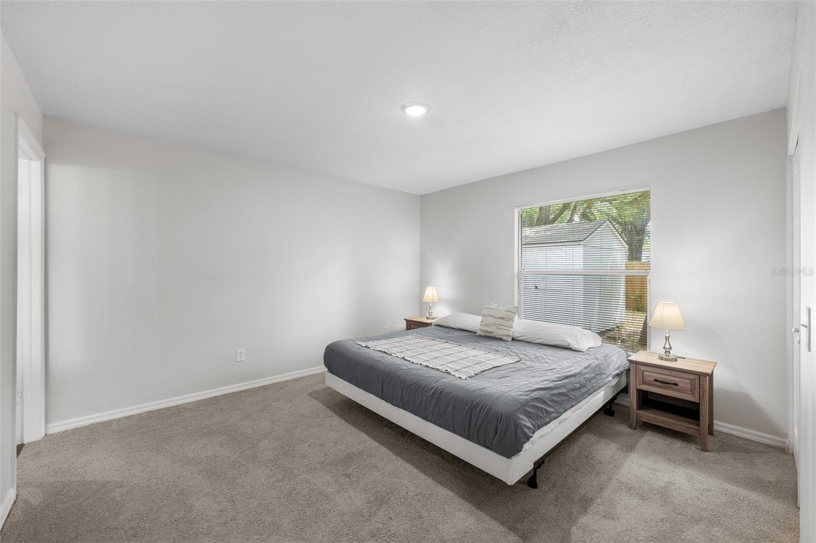 8013 N ALASKA ST — photo 14
