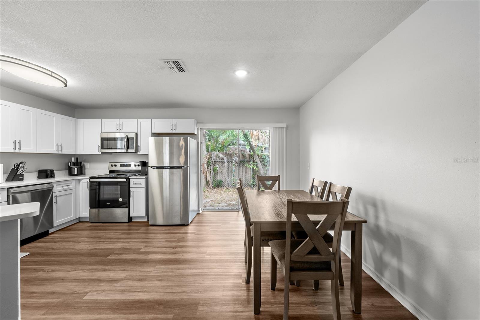 8013 N ALASKA ST — photo 12