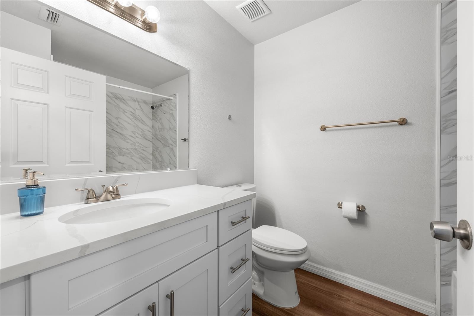 8013 N ALASKA ST — photo 19