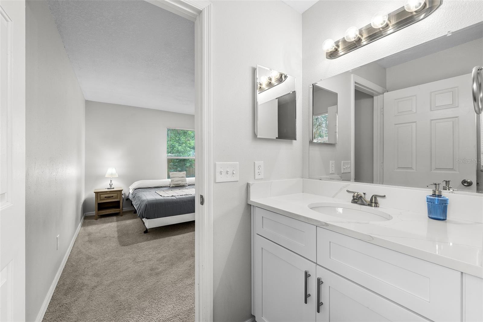 8013 N ALASKA ST — photo 15