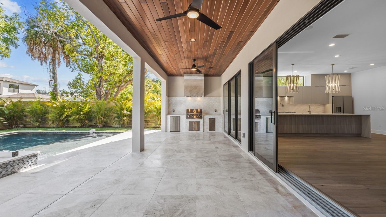 1009 W CORAL ST — photo 22