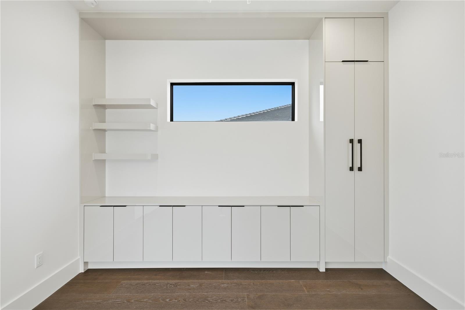 1009 W CORAL ST — photo 20