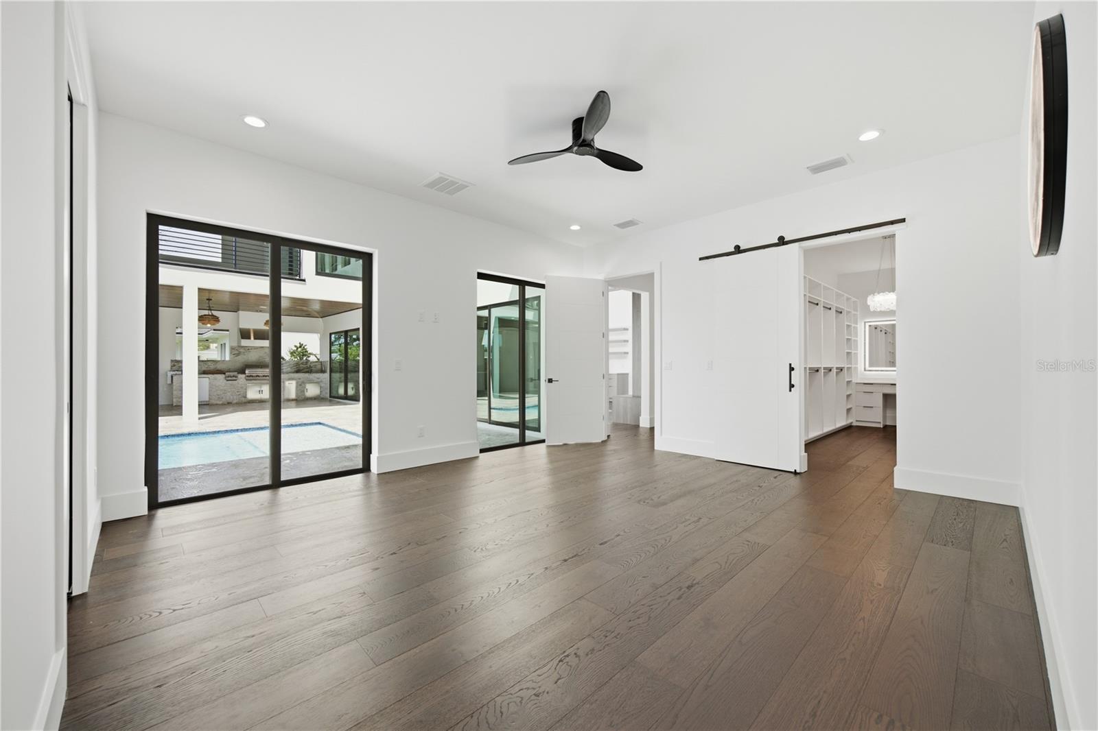 1009 W CORAL ST — photo 19