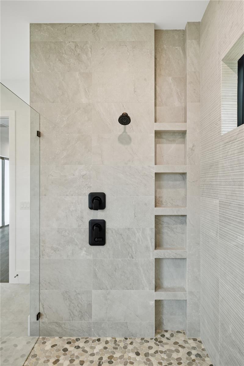 1009 W CORAL ST — photo 17
