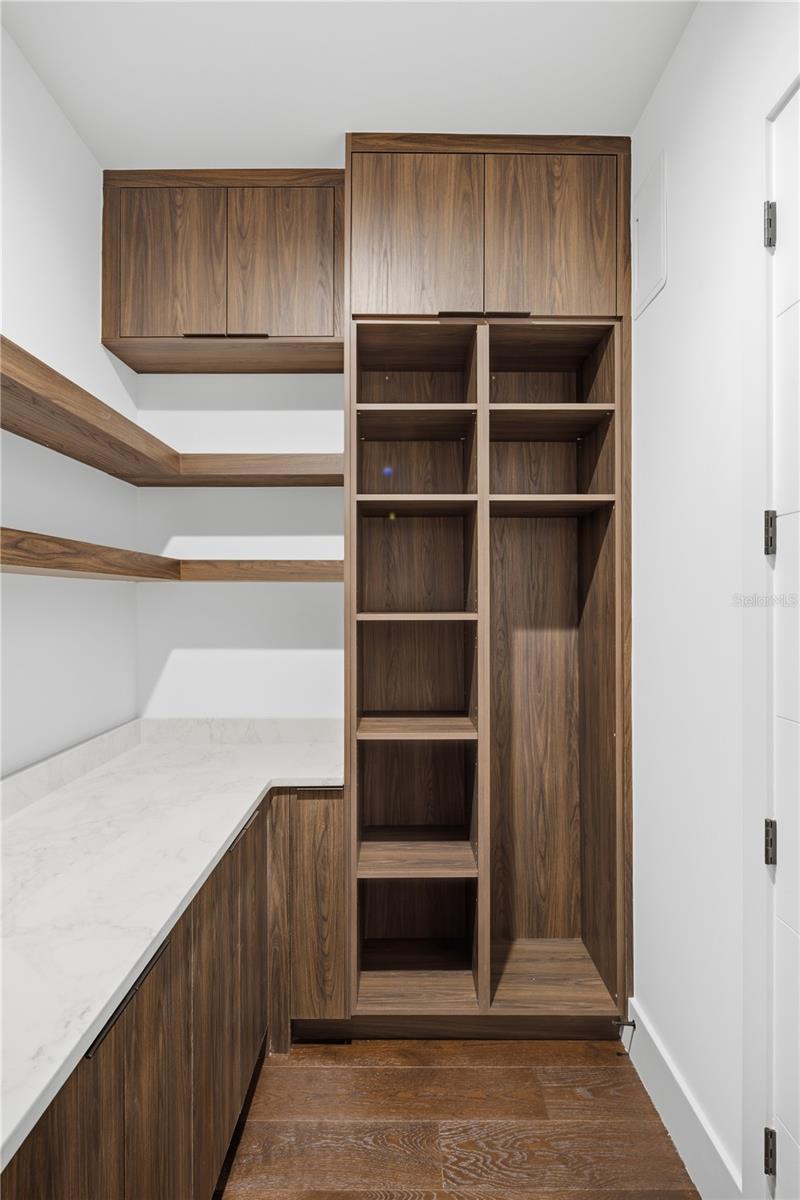 1009 W CORAL ST — photo 15