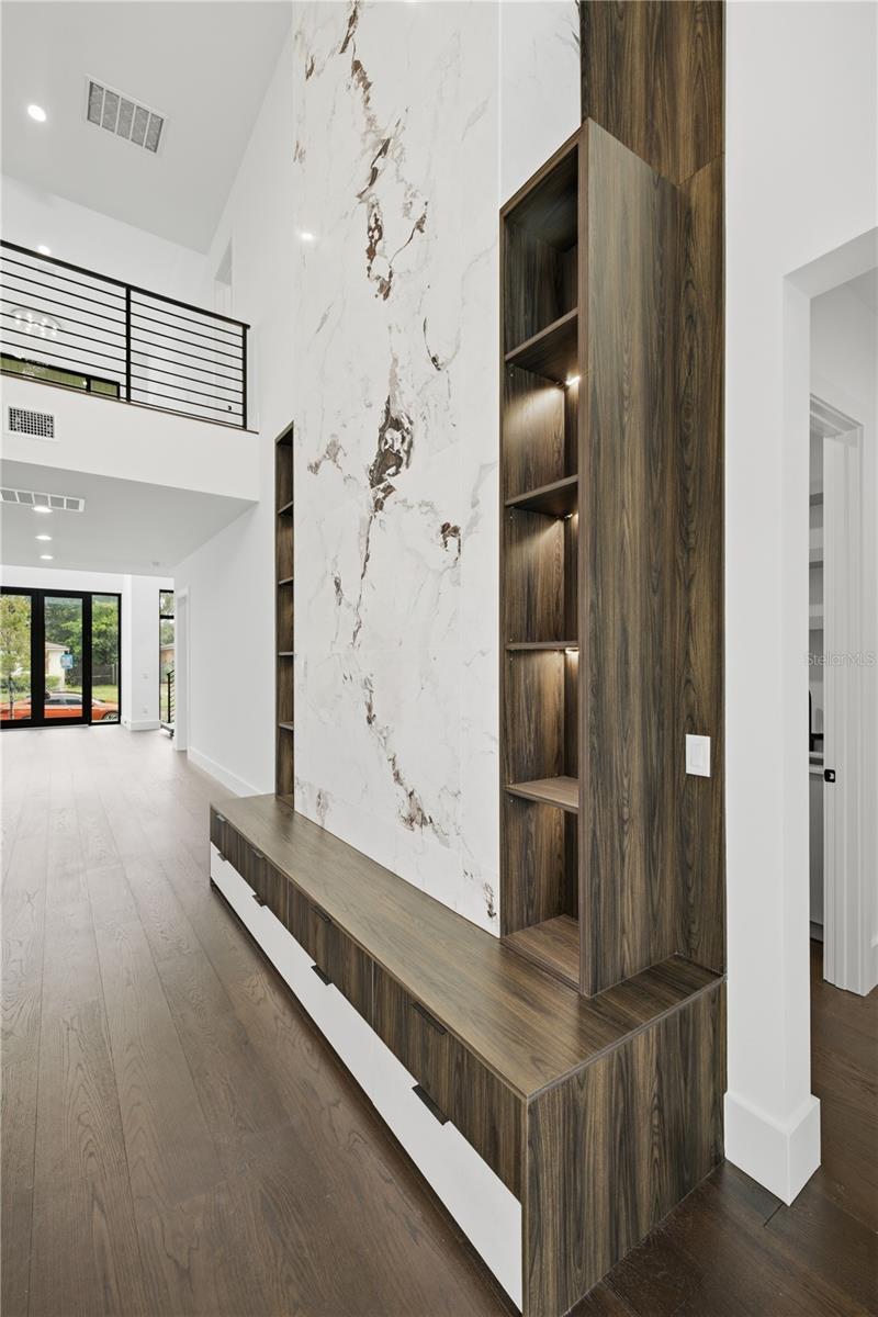 1009 W CORAL ST — photo 9