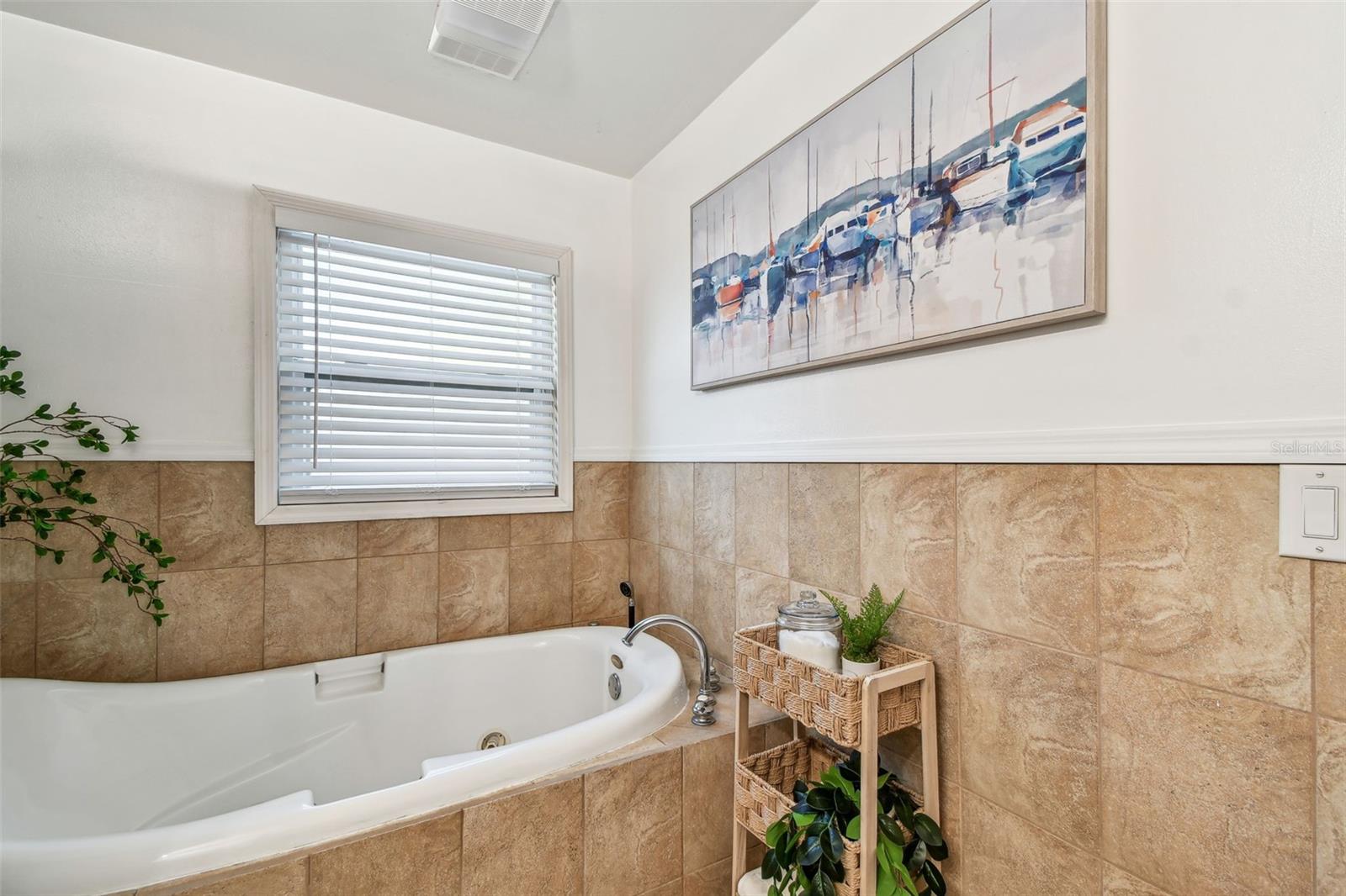 380 FERNSHIRE CT — photo 18