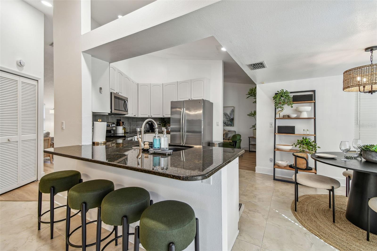 380 FERNSHIRE CT — photo 10