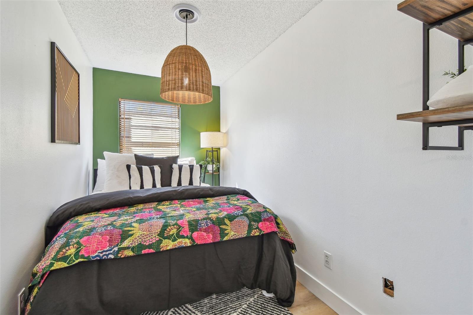 380 FERNSHIRE CT — photo 24