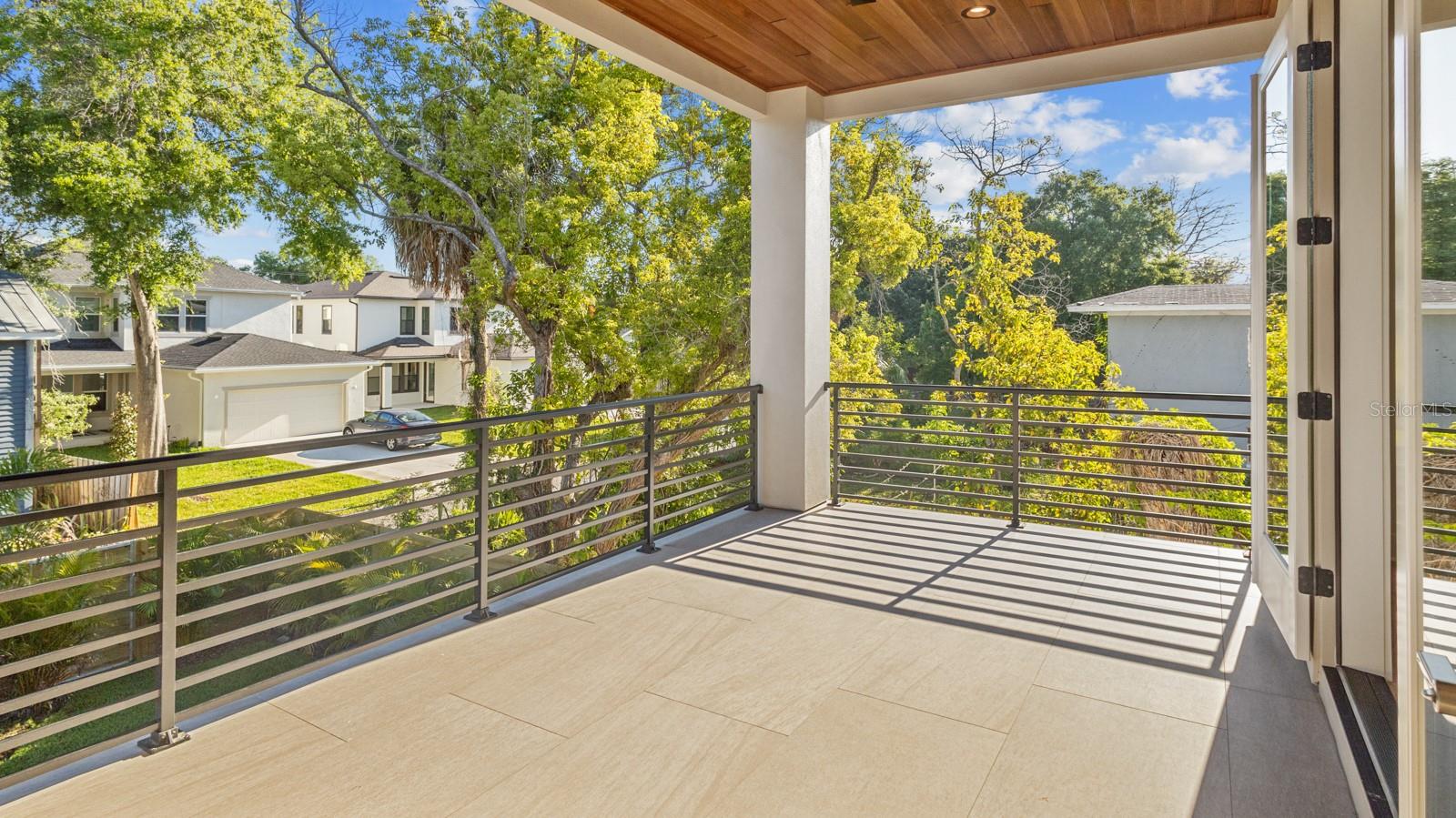 2519 N RIVERSIDE DR — photo 21