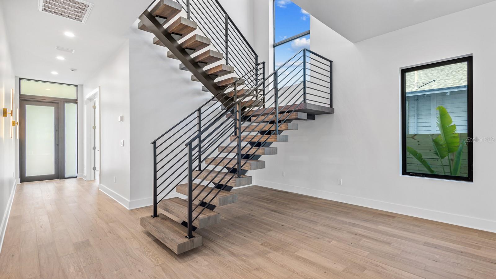 2519 N RIVERSIDE DR — photo 16