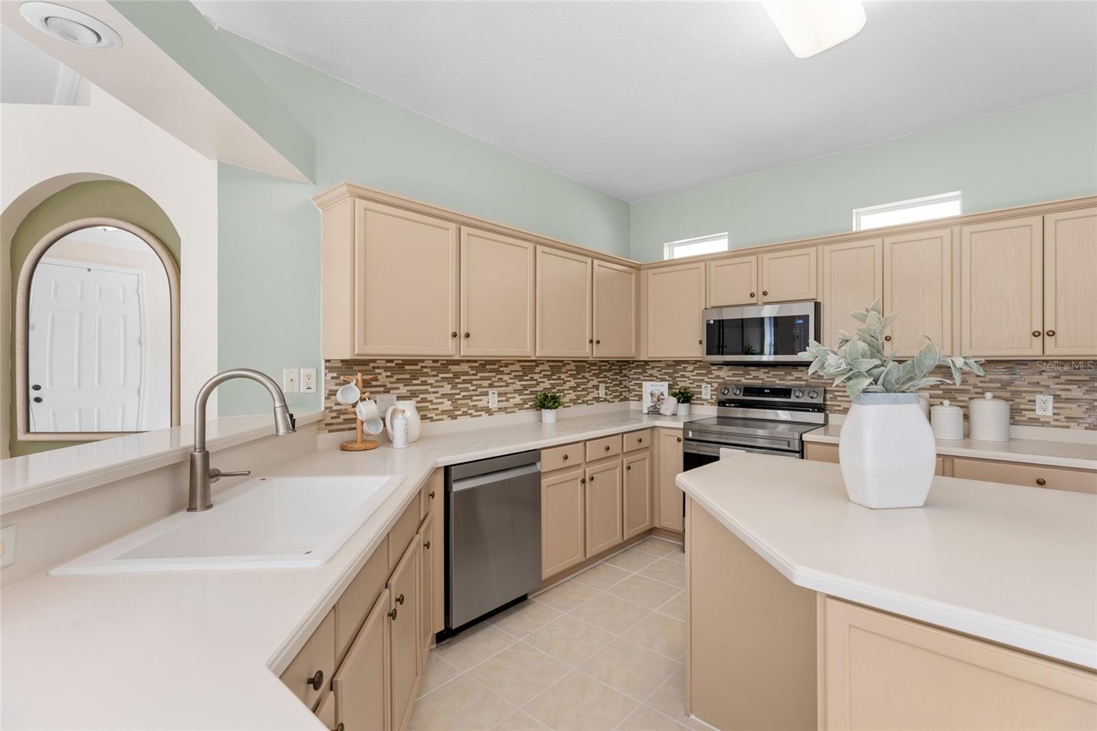 8103 SANGUINELLI RD — photo 15