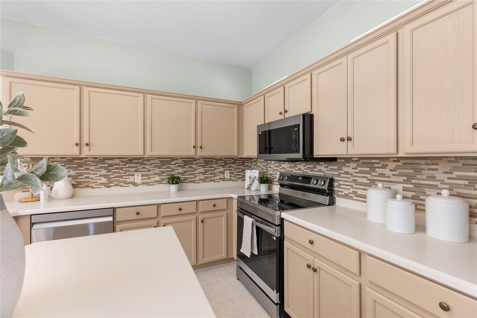 8103 SANGUINELLI RD — photo 17