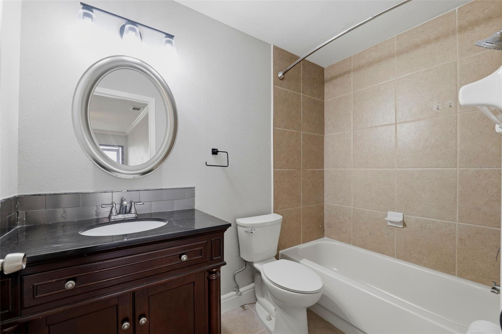 6014 LAKETREE LN #G — photo 21