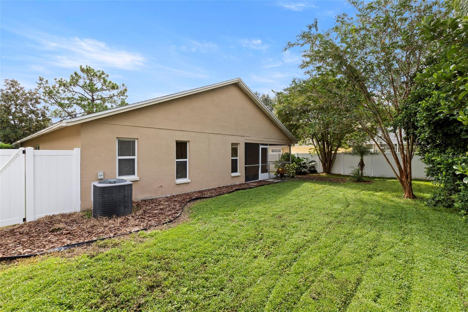 17504 WOODTHRUSH PL — photo 27