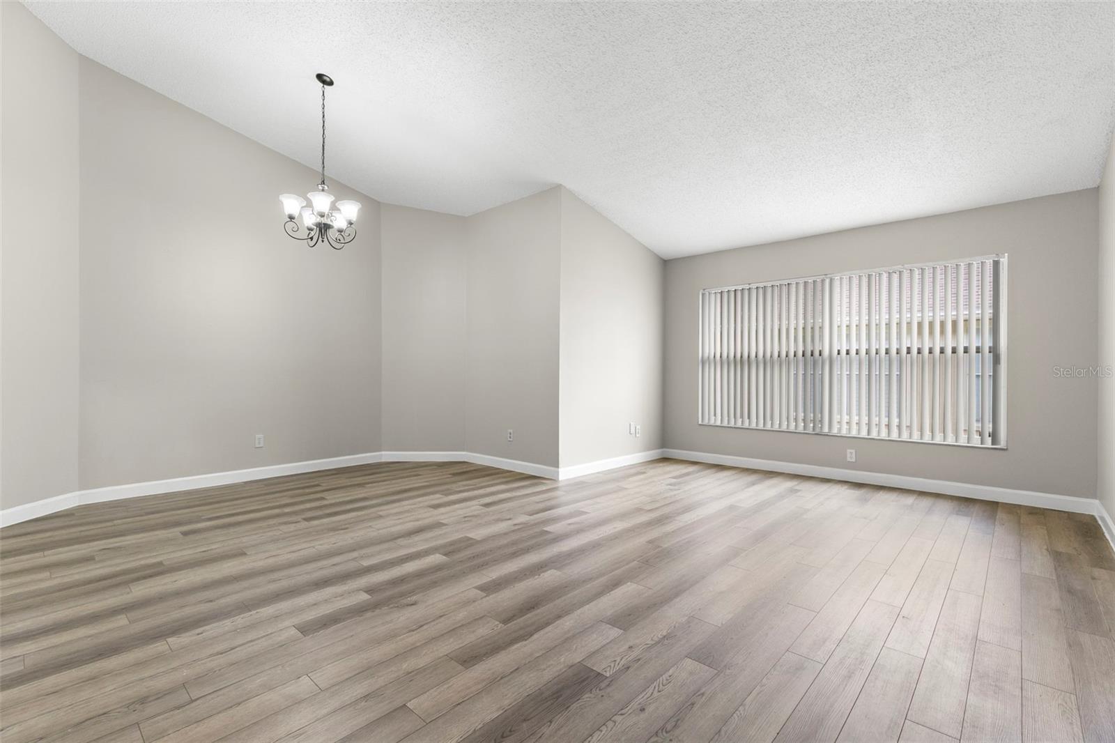 17504 WOODTHRUSH PL — photo 6
