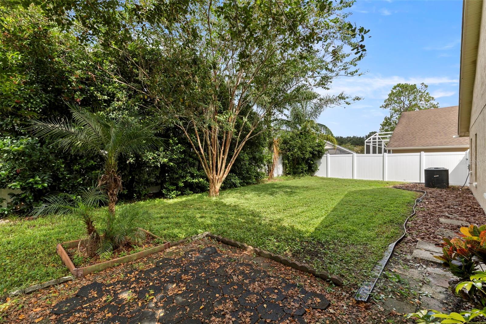 17504 WOODTHRUSH PL — photo 25