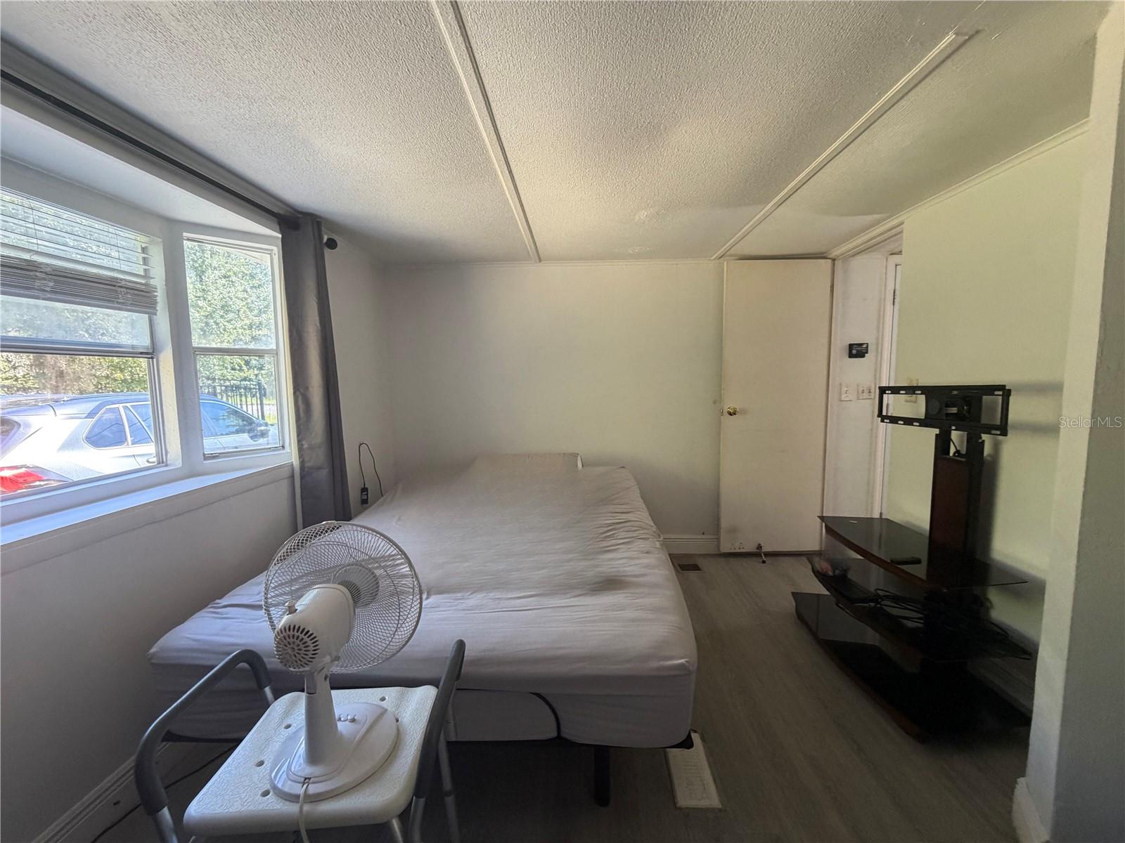 17327 TROJANTOWN DR — photo 11