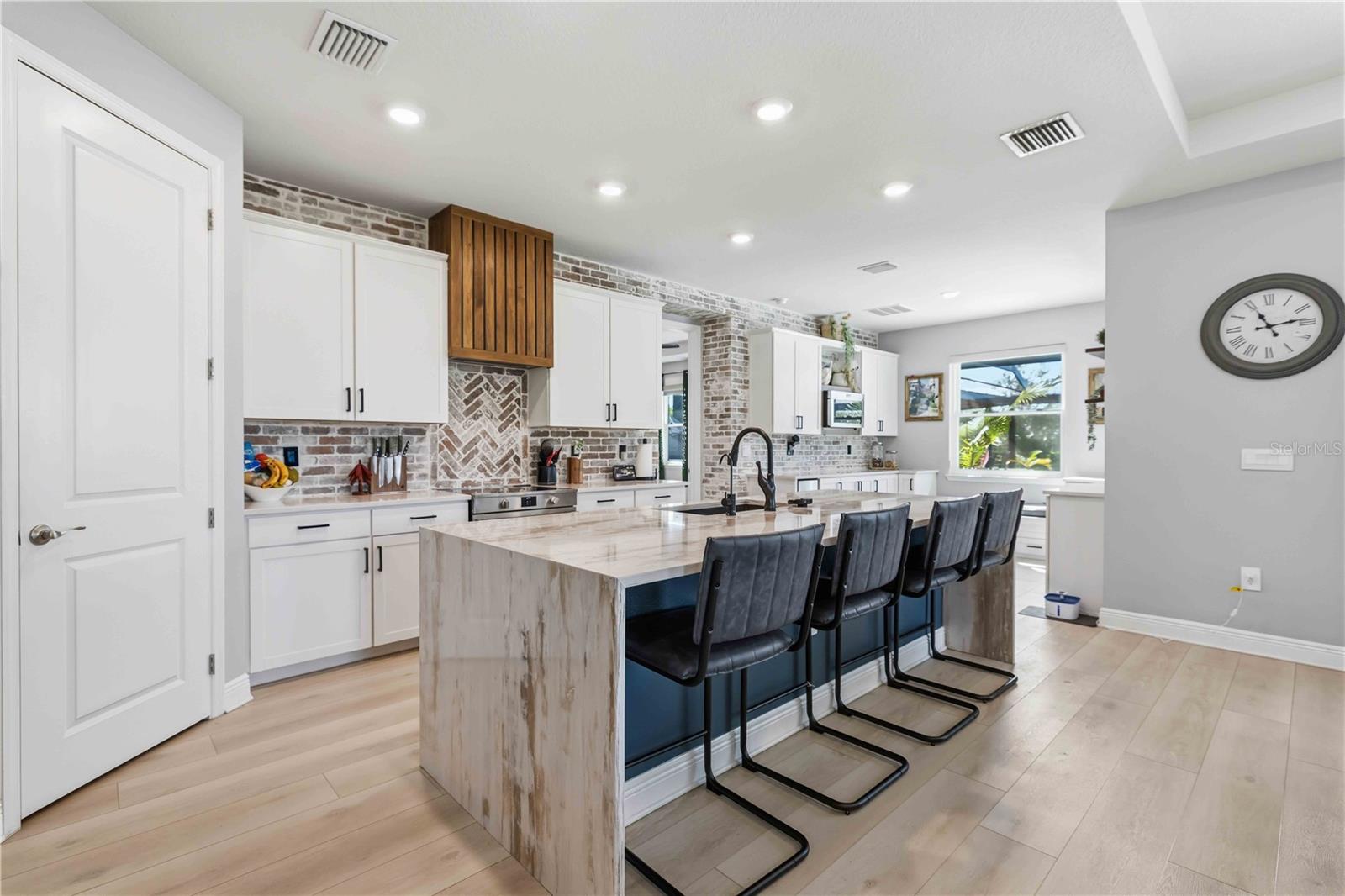 17604 BARLEY DR — photo 8