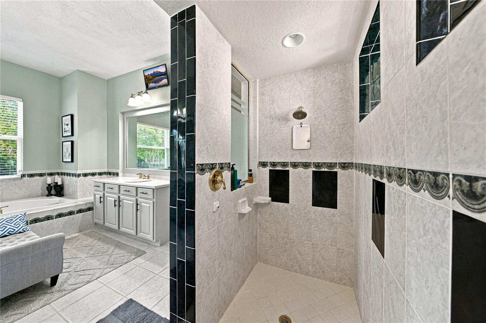6010 KESTREL POINT AVE — photo 57
