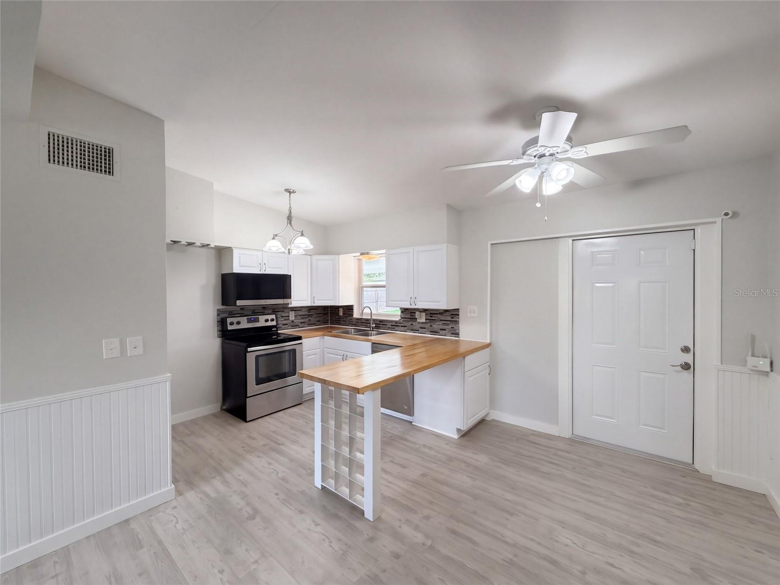 1371 JEFFORDS ST — photo 3