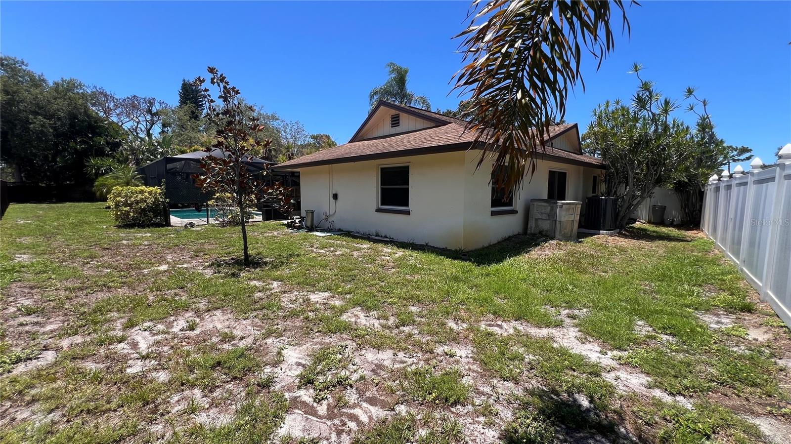 10007 LINDEN PLACE DR — photo 22