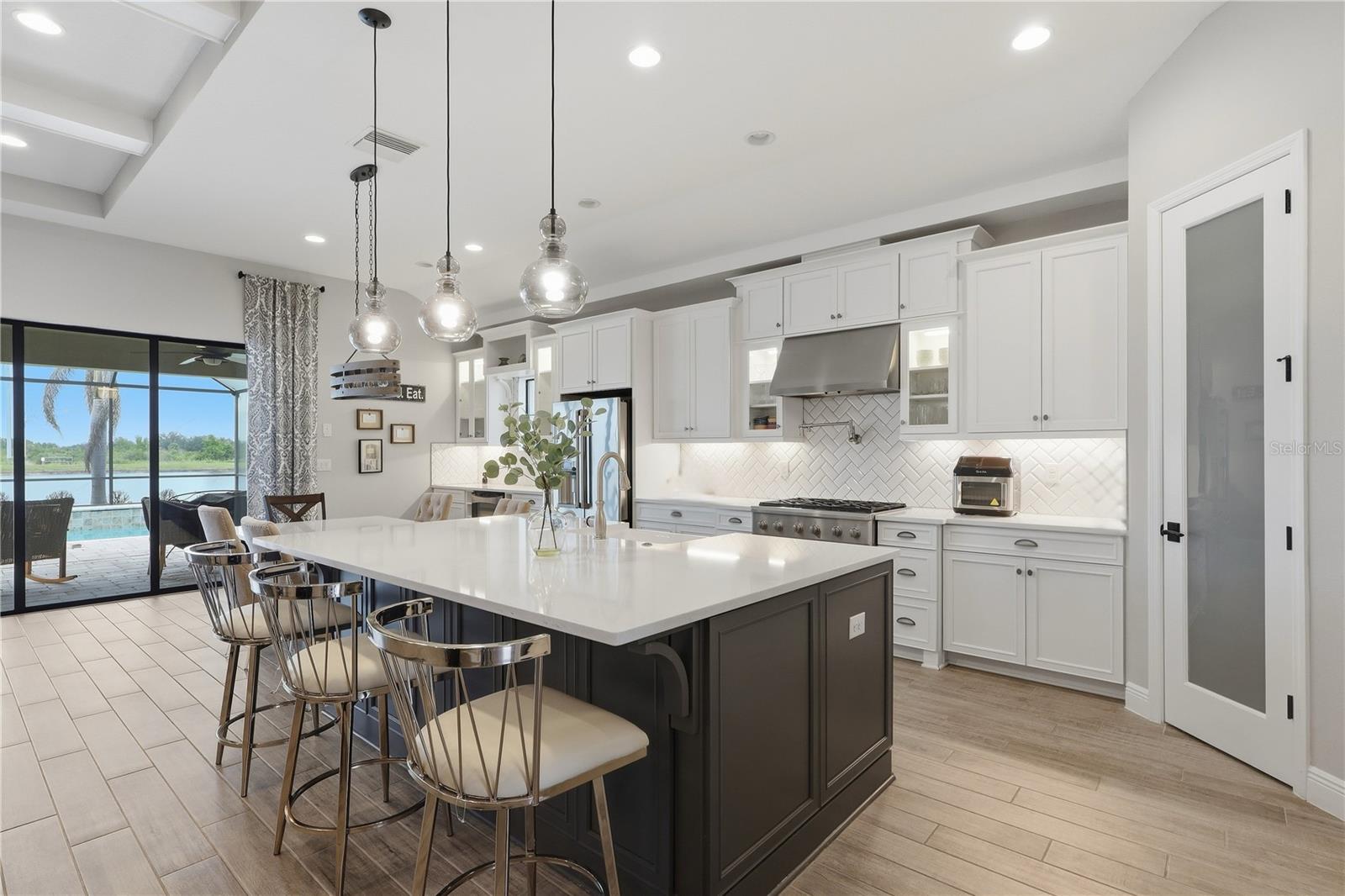 14608 RED CASTLE AVE — photo 35