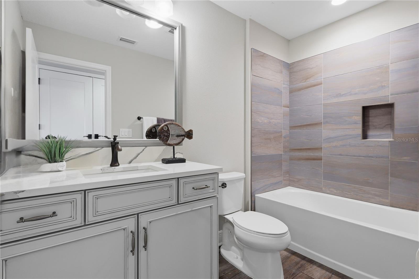 14608 RED CASTLE AVE — photo 30