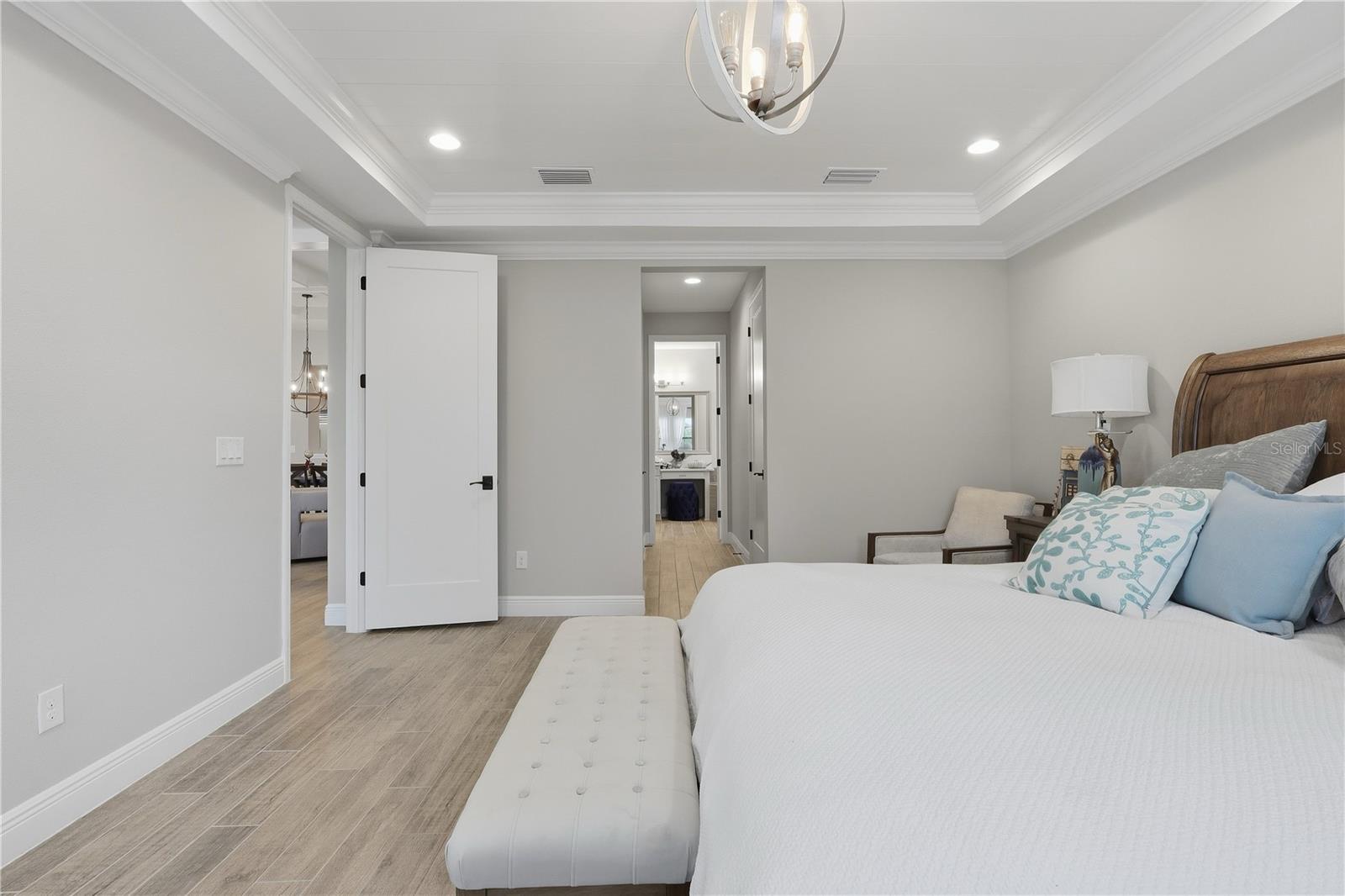 14608 RED CASTLE AVE — photo 25