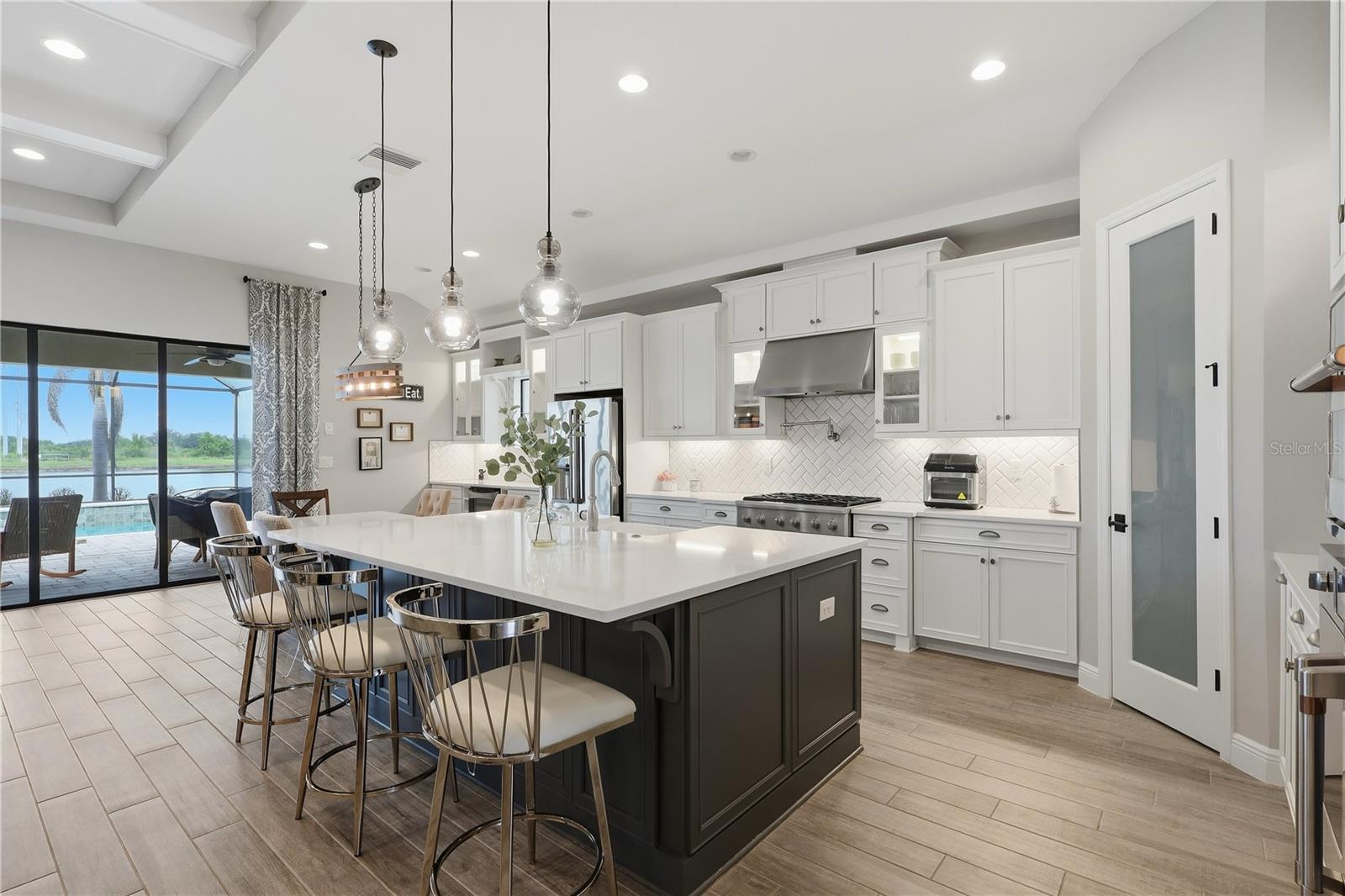 14608 RED CASTLE AVE — photo 37