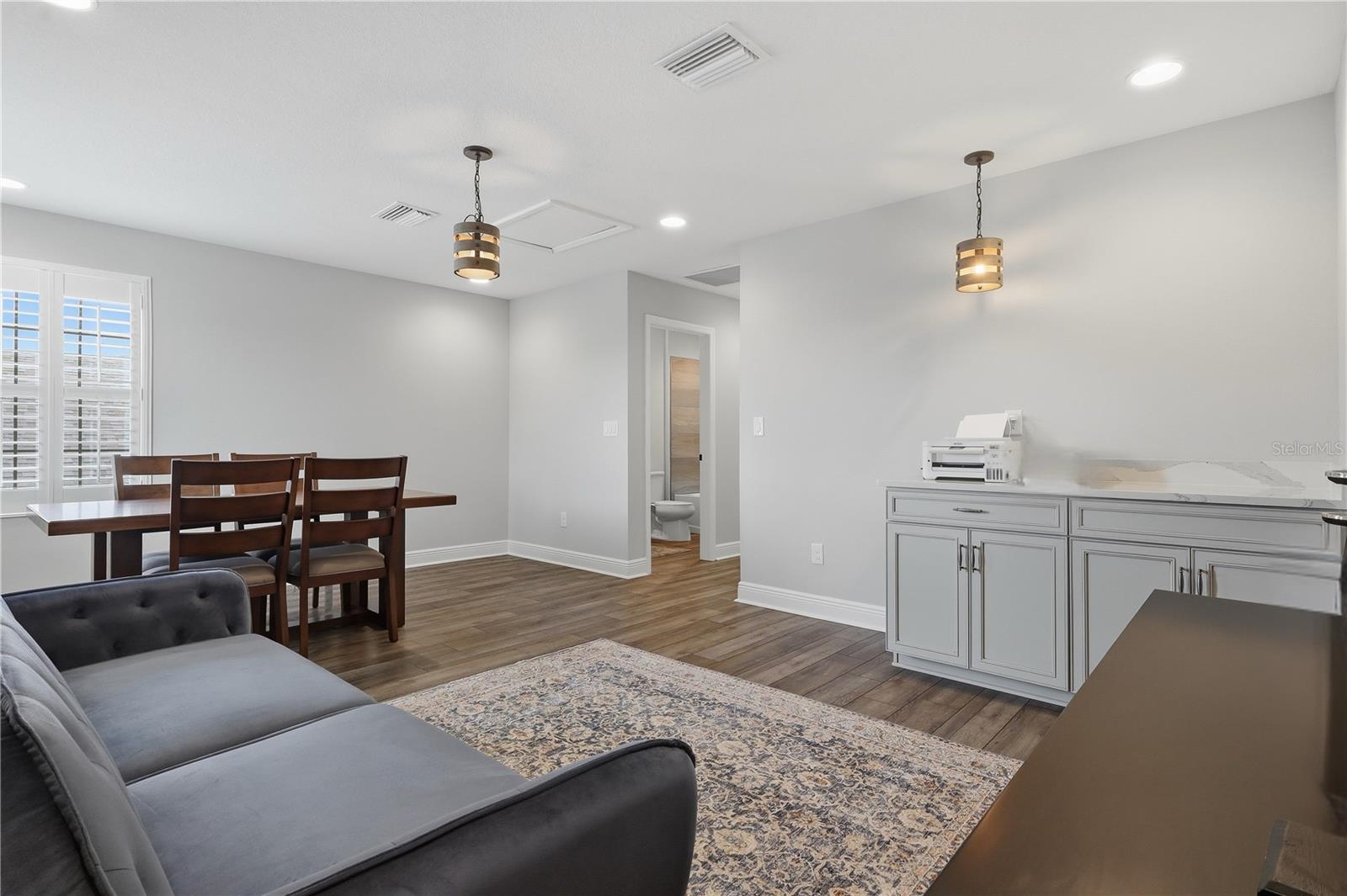 14608 RED CASTLE AVE — photo 17