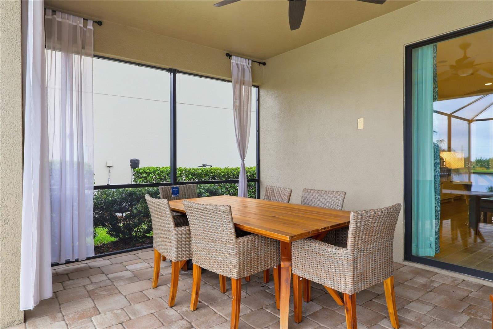14608 RED CASTLE AVE — photo 10
