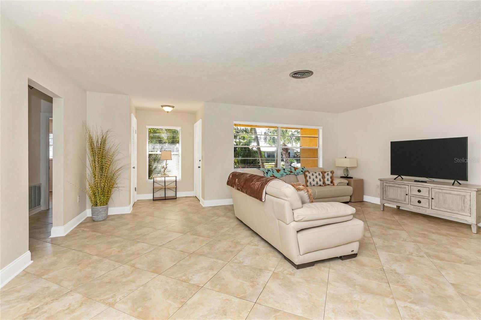 3039 CHASE CIR — photo 13